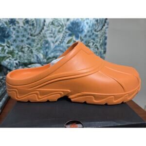 BASS OUTDOOR Men's Comfy Field Slide Slipper - SIZE US7 - FLAME ORANGE